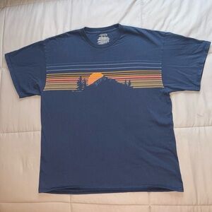 Columbia Blue Mountain Graphic Tee Size Men’s XL